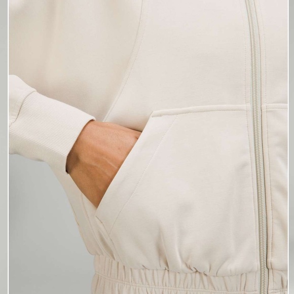 Lululemon mock neck softstreme zip up jacket in the color Natural Ivory size 6 - Picture 2 of 9